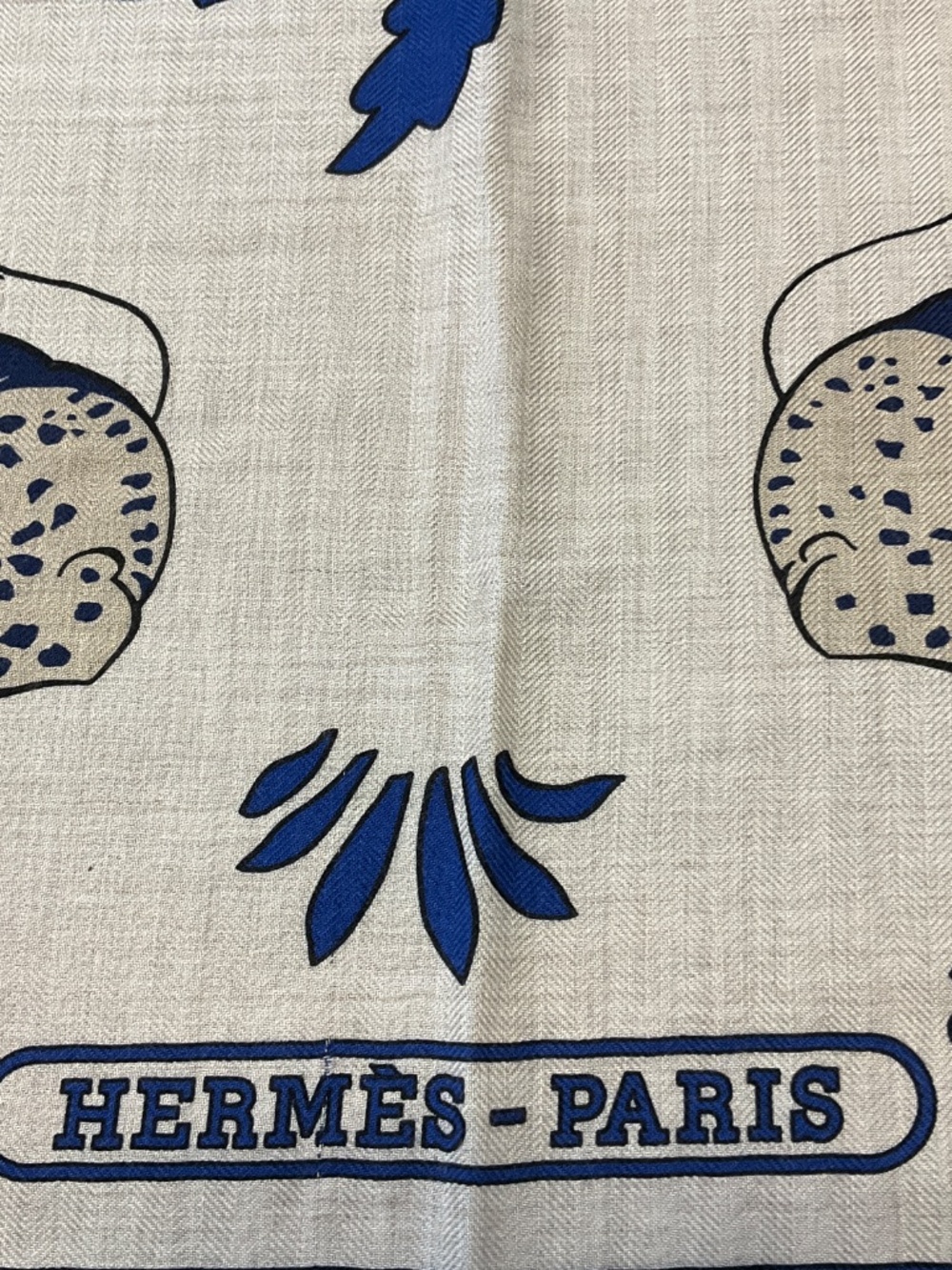 HERMES NATURAL / BLUE / ORANGE LES LEOPARDS LARGE CASHMERE AND SILK SCARF - Picture 6 of 7